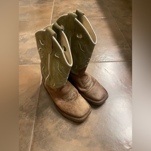 Old West Boy’s Olive Green & Tan Leather Cowboy Boots - Picture 2 of 11